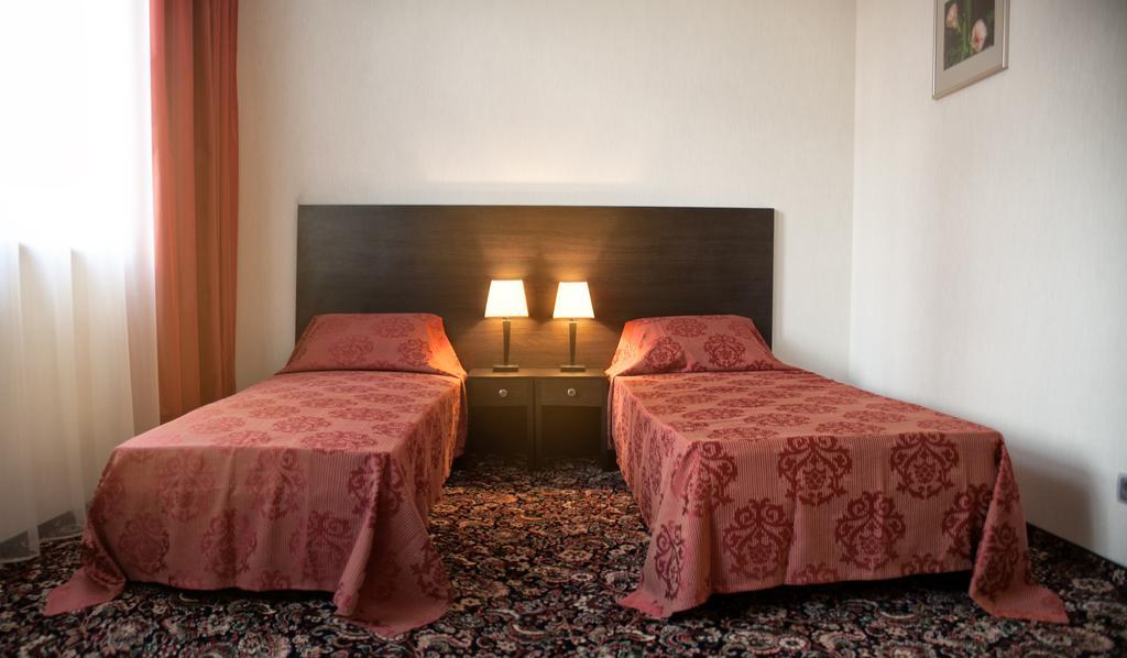 Park Hotel Dnjepropetovsk Buitenkant foto