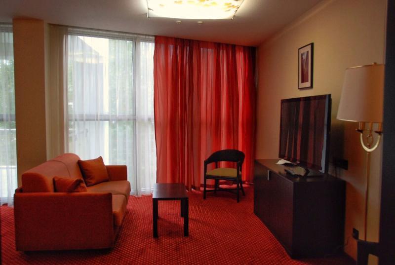 Park Hotel Dnjepropetovsk Buitenkant foto