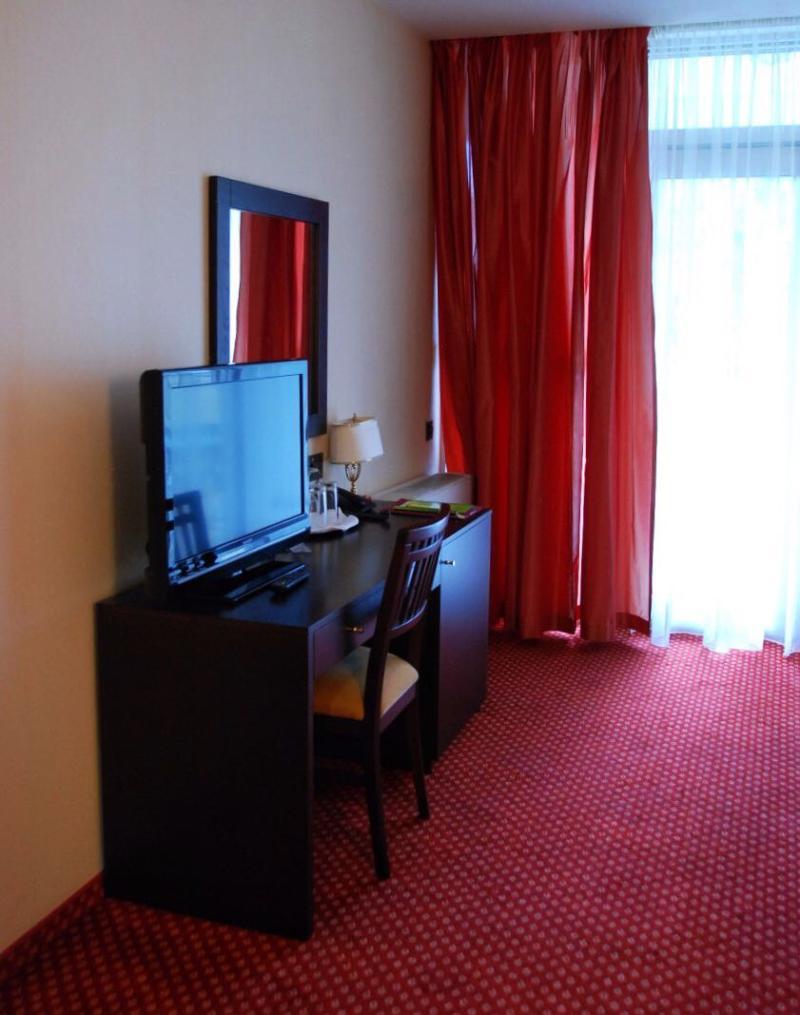 Park Hotel Dnjepropetovsk Buitenkant foto