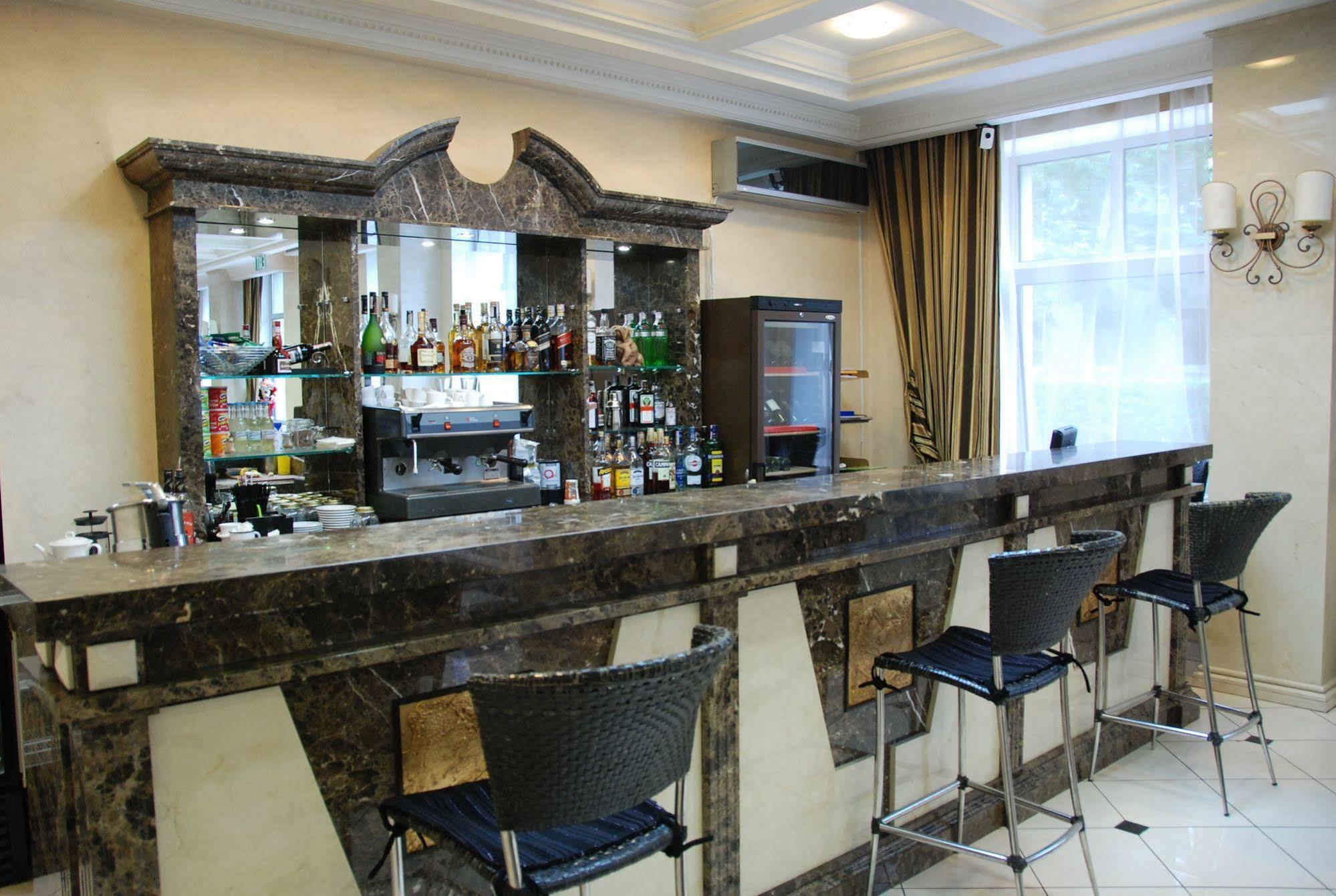 Park Hotel Dnjepropetovsk Buitenkant foto