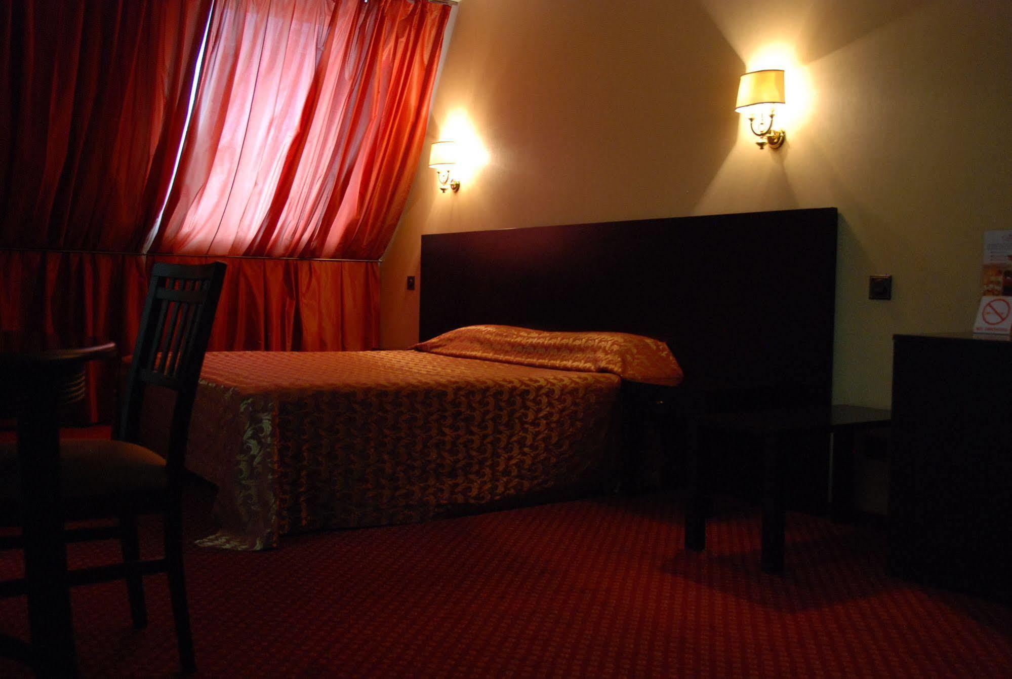 Park Hotel Dnjepropetovsk Buitenkant foto