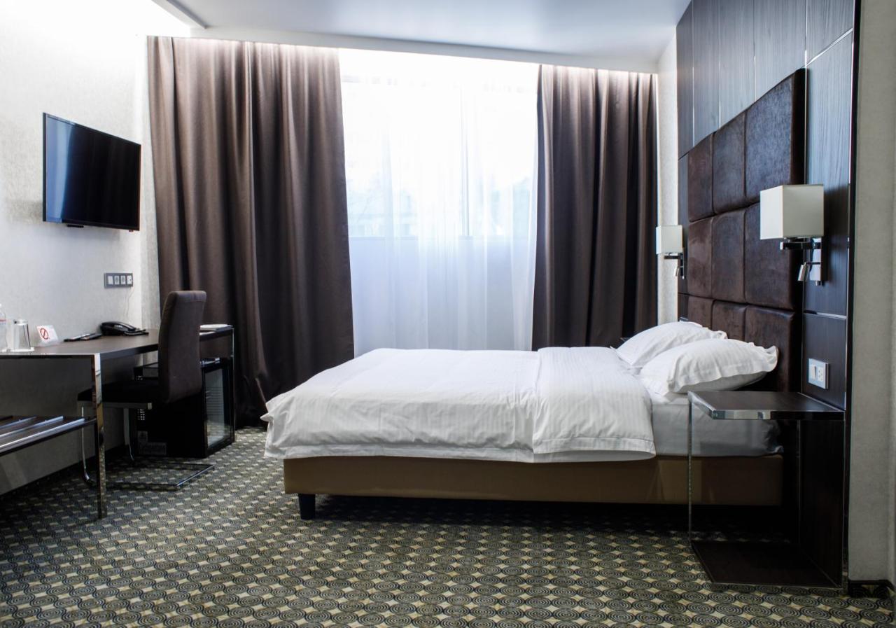Park Hotel Dnjepropetovsk Buitenkant foto