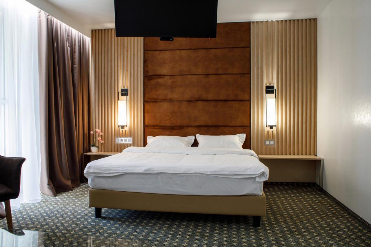 Park Hotel Dnjepropetovsk Buitenkant foto