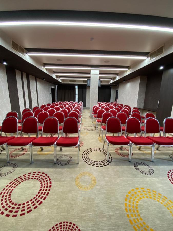 Park Hotel Dnjepropetovsk Buitenkant foto
